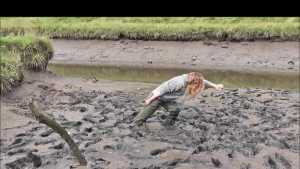 hunters-riding-boots-and-waders-in-an-es