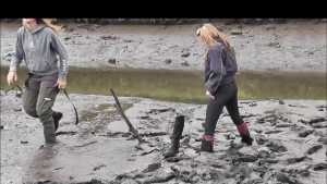 hunters-riding-boots-and-waders-in-an-es