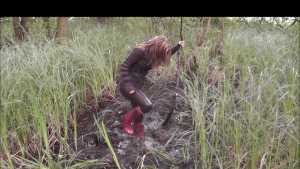 muddy-fun-in-wetlook-leggings-and-hunter