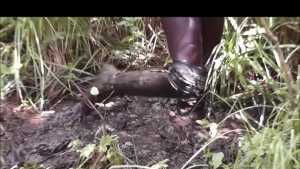 muddy-over-the-knee-boots-and-wetlook-le